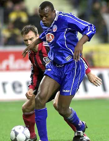 表现难以持 表现难以持